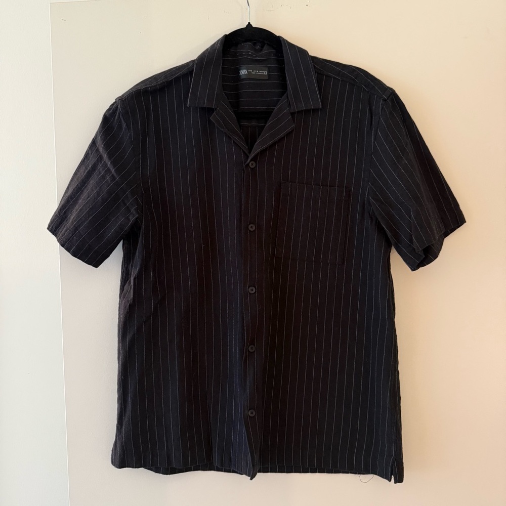 Zara Men’s Black Pinstripe Short-Sleeve Button-Down Shirt